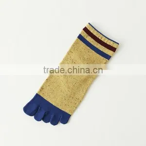 Hot Selling Japanese Design OEM School Lovely Girls Winter Comfortable Cotton Red Stripes Casual Injinji Yoga Socks thumbnail-4