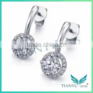 Wholesale White Moissanite Stud Earrings the Difference Between Moissanite and Diamond Moissanite Earrings thumbnail-3