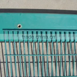 Pvc Coated Green Vinly Airport Bend Welded Wire Mesh Security Fence for Yard Guard thumbnail-6