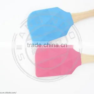 Silicone Scraper With Wooden Handle & Hole for Hanging thumbnail-2