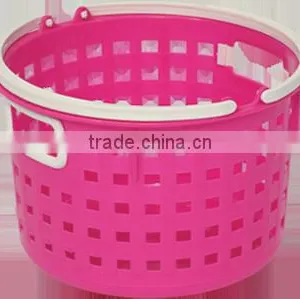 Round Basket With Handle thumbnail-1