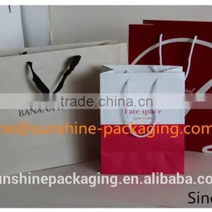 OEM Printing Laminated Luxury Paper Carrier Bag thumbnail-1