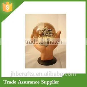 Resin Snow Globes Wholesale, China Manufacture thumbnail-4
