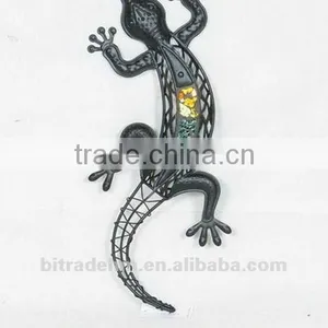 Climbing Metal Lizard for Decoration thumbnail-1