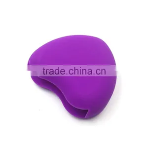 Silicone Cleaning Tool for Makeup Brush and Remove thumbnail-4