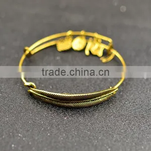Zm53383a Feather Shape Gold Bangle Bracelet Gold Plated Wedding Accessory thumbnail-1