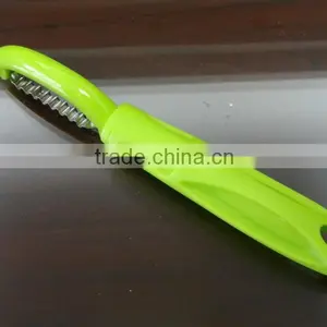Fruit and Vegetable Peeler thumbnail-1