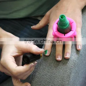 2016 New Popular DIY Salon Silicone Wearable Nail Polish Holder With 2 Finger Ring thumbnail-1