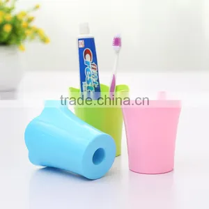 J352 Colorful Plastic Cup Fashion Portable Couples Mug Plastic Tooth Brush Cup thumbnail-3