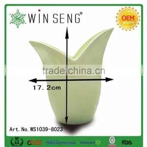 Deep V Shape Ceramic Vases Flower thumbnail-4