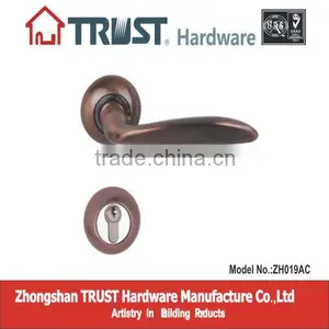 ZH019:Zinc Alloy Lever Door Handle With Escutcheon thumbnail-1