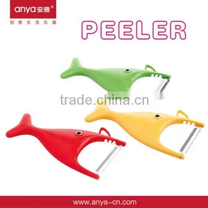D492 Shark Shape Potato Peeler Manual Tomato Peeler Kitchen Ware thumbnail-1