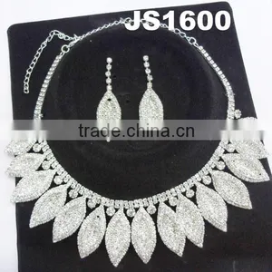 Moroccan Rhinestone Necklace Wedding Jewelry Set thumbnail-6