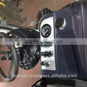 Compact Road Sweeper thumbnail-6