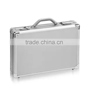 Details About Solo 17" Aluminum Laptop Attache Case, Hardsided Briefcase thumbnail-2