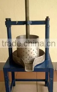High Quality Manual Coconut Milk Press thumbnail-1