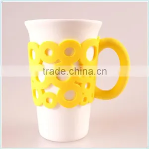 Ceramic Coffee Mug With Unique Handle in Silicone thumbnail-3