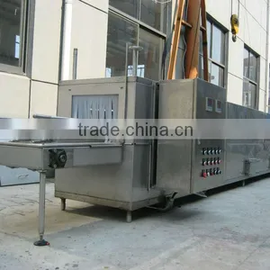 Steam or Electricity Heating Plastic Crate Washer thumbnail-1