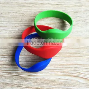 MF 1K/S50 RFID Printable Silicone/Rubber/Reusable Wristbands for Festival Events thumbnail-6