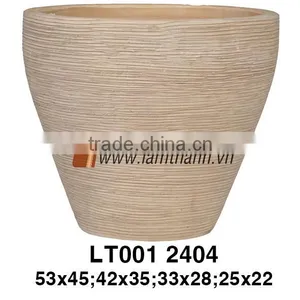 Curved Light Scratch Terracotta Flower Pot thumbnail-1