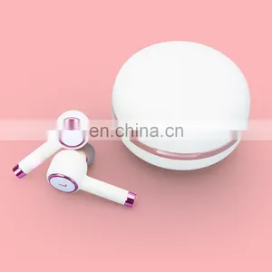 Беспроводные наушники Bluetooth TWS с зарядным футляром, наушники с фонарем и зеркалом для iOS и Android thumbnail-6