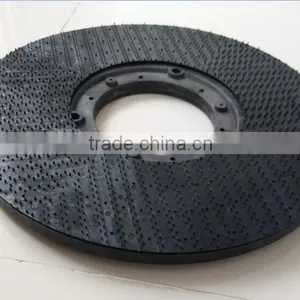 Triangle Center Hole Floor Machine Pad Driver thumbnail-4