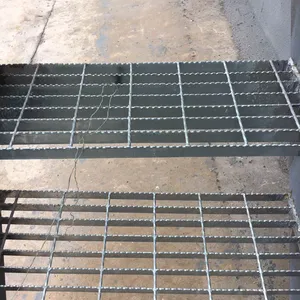 Stainless Steel Grating for Heavy-Duty Inspection Stairs and Walkways thumbnail-3