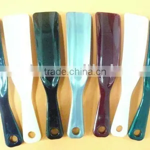 Factory Price Promotional Black,red,yellow,grey Plastic Shoe Horns thumbnail-1