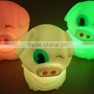 Onaroo Danny The Pig Portable Night Light With Rainbow Color Change thumbnail-1