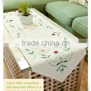 Hot Sale Handmade Embroidered Signature Cotton Table Runner thumbnail-1