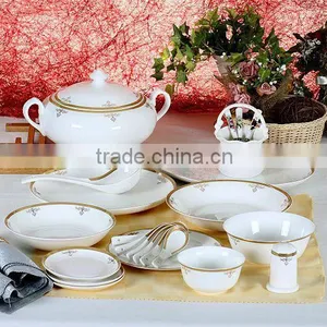 New Arrival Embossed Gold Platinum A Grade Tableware Painted Ceramic Christmas Porcelain Dinnerware Melamine Tableware thumbnail-1