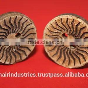 Natural Coconut Buttons thumbnail-3