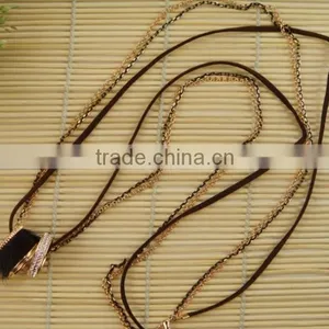Nuevo Diseno Europeo Collar en Metal y Cuero Con Anillos thumbnail-1