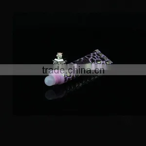 Black Lipstick Tube With Crown Cap With Foil Printing thumbnail-3
