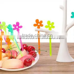 Flower Style Cute Fruit Fork Set thumbnail-3