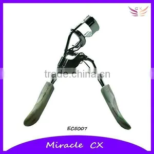 Special Pattern Plastic Handle Eyelash Curler thumbnail-1