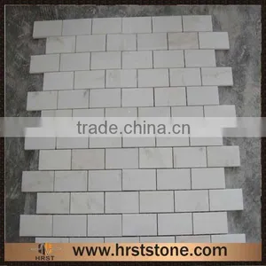 Italian Round Calacatta White Marble Mosaic thumbnail-3