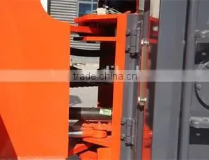 China Forklift 5.5 Ton Terrain Forklift With Euro3 Engine and Hydraulic Transmission thumbnail-5