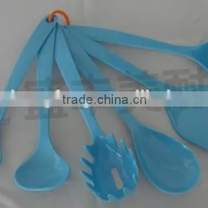 Colored Melamine Kitchenware Tools thumbnail-1