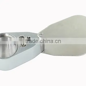 High Quality 40x Foldable Jewellery Illuminating Magnifier thumbnail-3