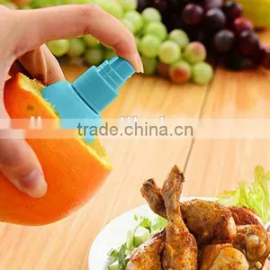 Popular Family Fruit Manual Juicer / Press Juicer / Juice Sprayer thumbnail-6