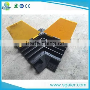 4 Channel China Cheap Cable Protector Ramps Stage Cable Ramp thumbnail-2