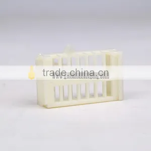 Plastic Bee Queen Cage thumbnail-3