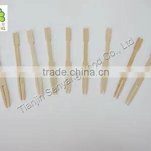Disposable Birch Wood Fruit Fork thumbnail-3