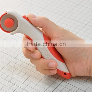 28mm Craft Ergonomic Soft Crip Rotary Cutter thumbnail-5