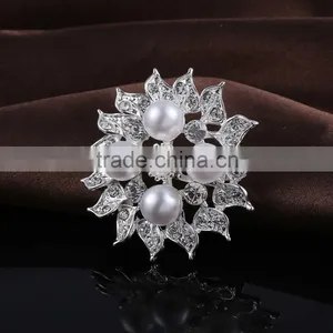 Polygon Rhinestone Flower Brooch Pins With Pearls,Pearl Beaded Bridal Brooch For Dresses thumbnail-2