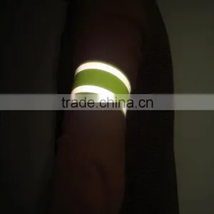 High Visibility Adjustable Elastic Reflective Armband for Running Walking Jogging Traffic Safety thumbnail-4