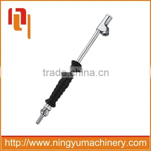 Top Selling Zinc-alloy Head and Rubber Handle Chuck Air With Hose Barb Connector thumbnail-1