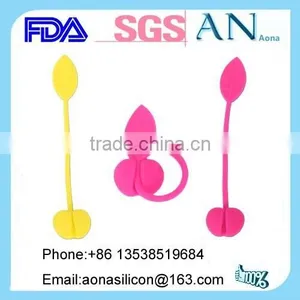 The Silicone Bobbin Winder Creative Leaf Headset Organizer thumbnail-1