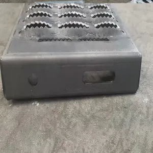 Anti-slip Perforated Mesh Pattern Plate, With Alligator Mouth Holes, Suitable for Pedestrian Walkways, Cutting and Bending Services Available thumbnail-5
